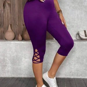 Plus Size Women’s Black Capri Leggings - Image 3