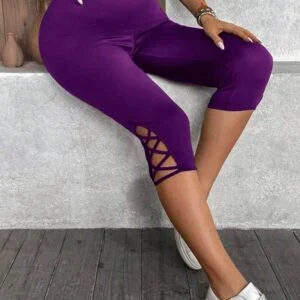Plus Size Women’s Black Capri Leggings - Image 4